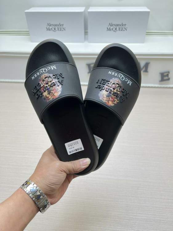 Picture of Alexander McQueen Shoes _SKUAlexanderMcQueensz36-45mnw0303478